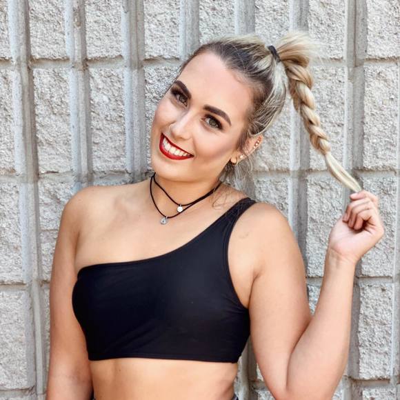 Meet your Posher, Emilie - Picture 1 of 1